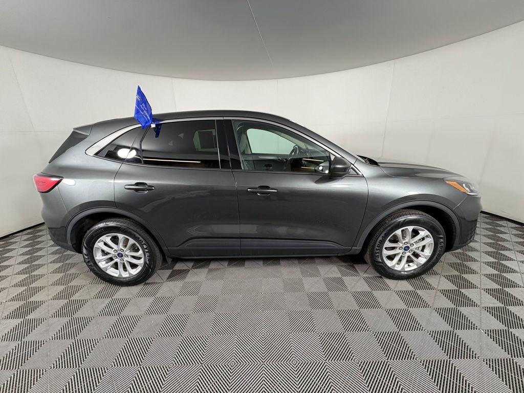 Certified 2020 Ford Escape SE image 6