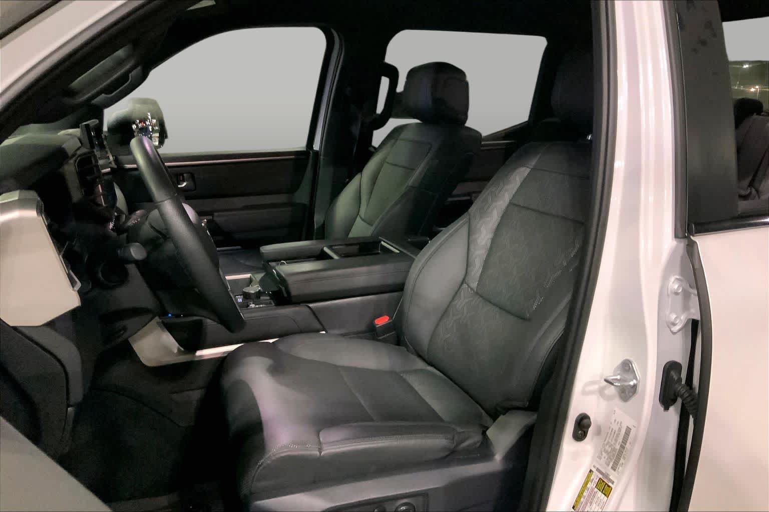 Used 2025 Toyota Tundra Limited AWD/4WD image 8