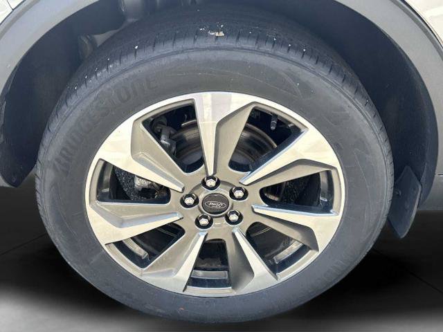 Certified 2024 Ford Escape Platinum AWD/4WD image 32