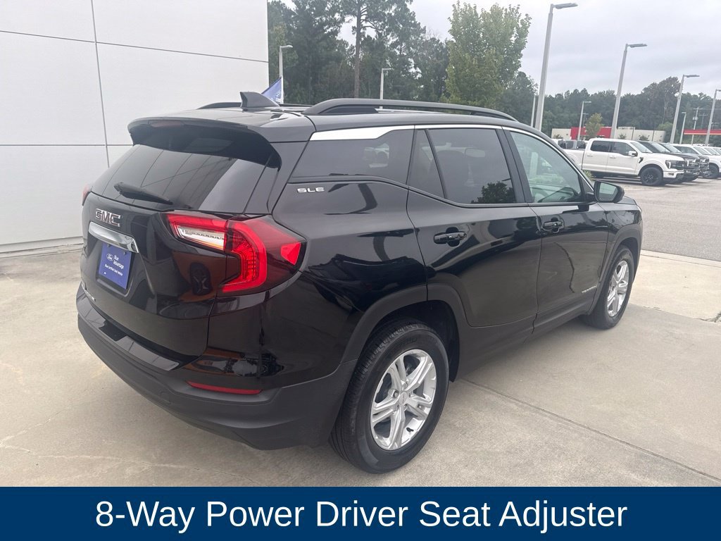 Used 2024 GMC Terrain SLE w/ Driver Convenience Package FWD image 8