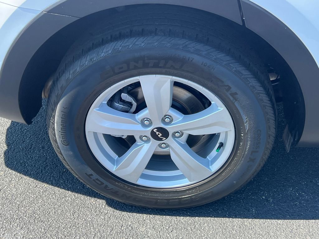 Used 2022 Kia Sorento LX FWD image 17
