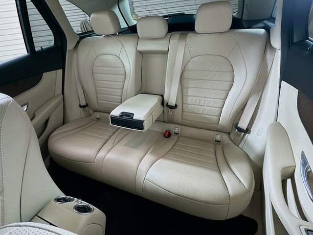 Used 2020 Mercedes-Benz GLC 300 BASE 4MATIC image 11