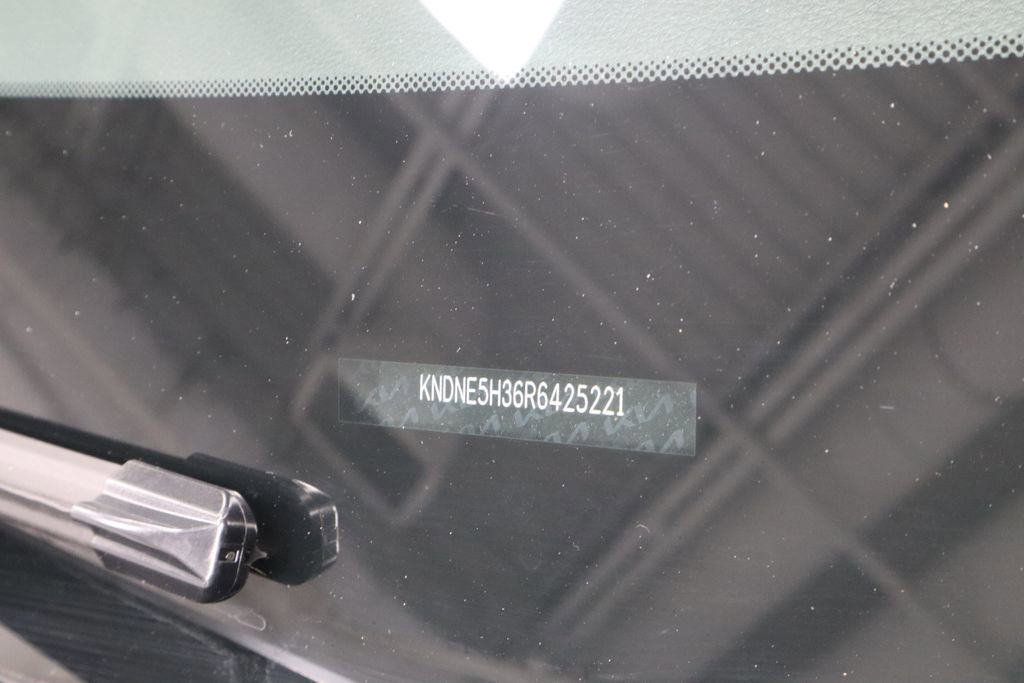 Used 2024 Kia Carnival SX Prestige image 36