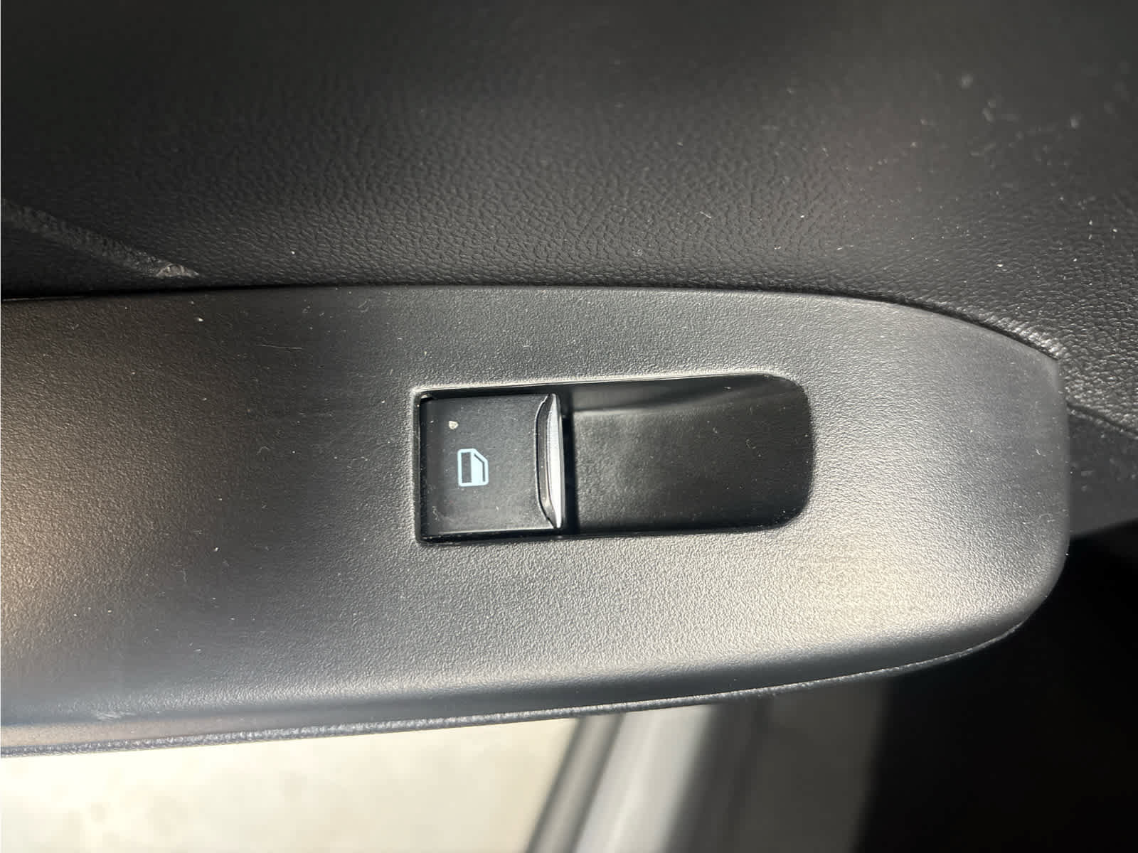 Certified 2024 Ford Escape Active AWD/4WD image 32