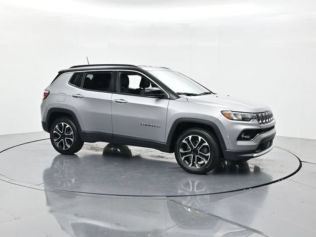 Used 2023 Jeep Compass Limited AWD/4WD image 3
