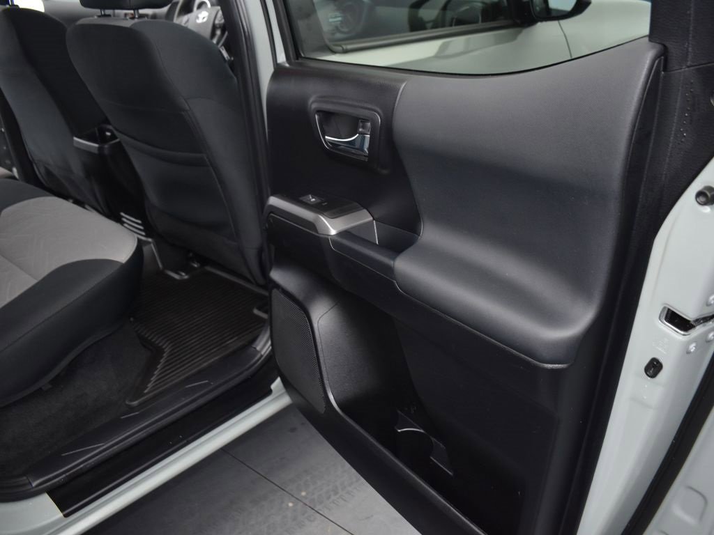 Used 2023 Toyota Tacoma TRD Sport w/ Technology Package image 15