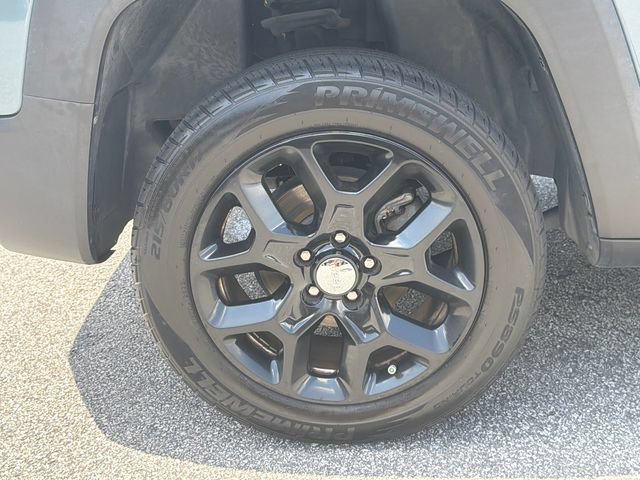 Used 2018 Jeep Renegade Latitude FWD image 19
