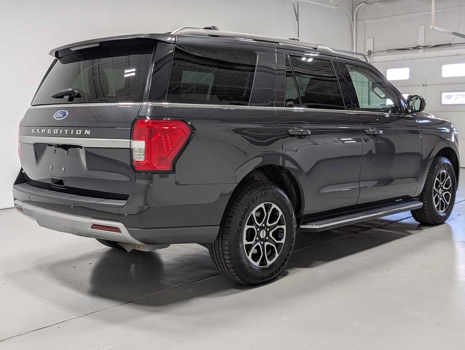Certified 2023 Ford Expedition XLT AWD/4WD image 8