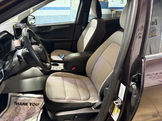 Certified 2023 Ford Escape Active AWD/4WD image 12
