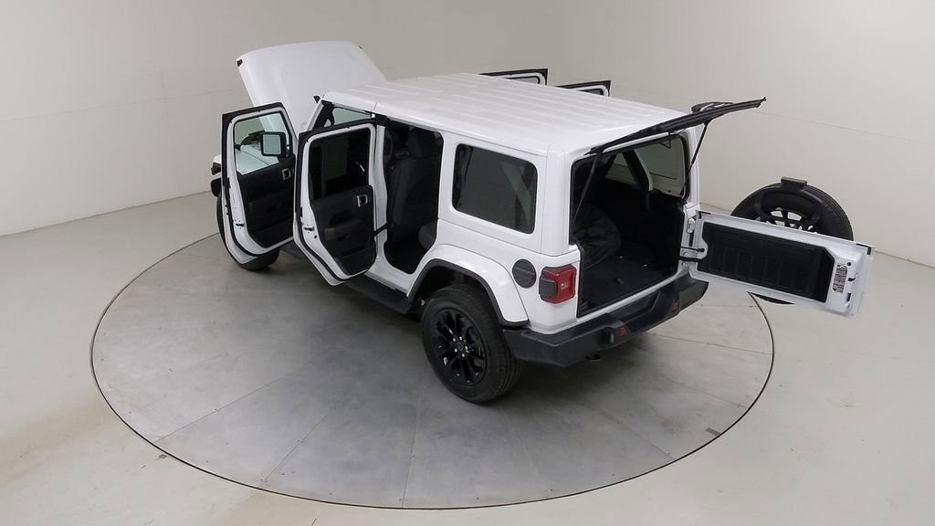 Used 2025 Jeep Wrangler Unlimited Sahara AWD/4WD image 51