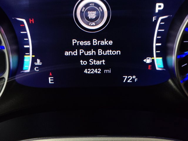 Used 2025 Chrysler Pacifica Select FWD image 39