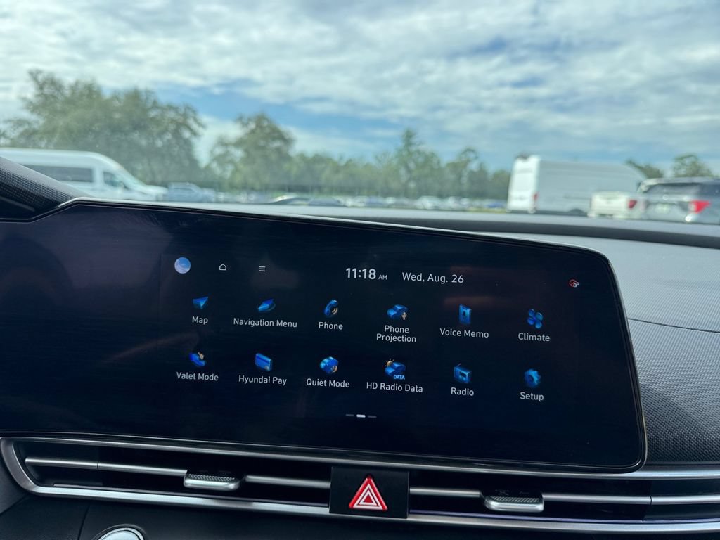 Used 2025 Hyundai Elantra SEL FWD image 24