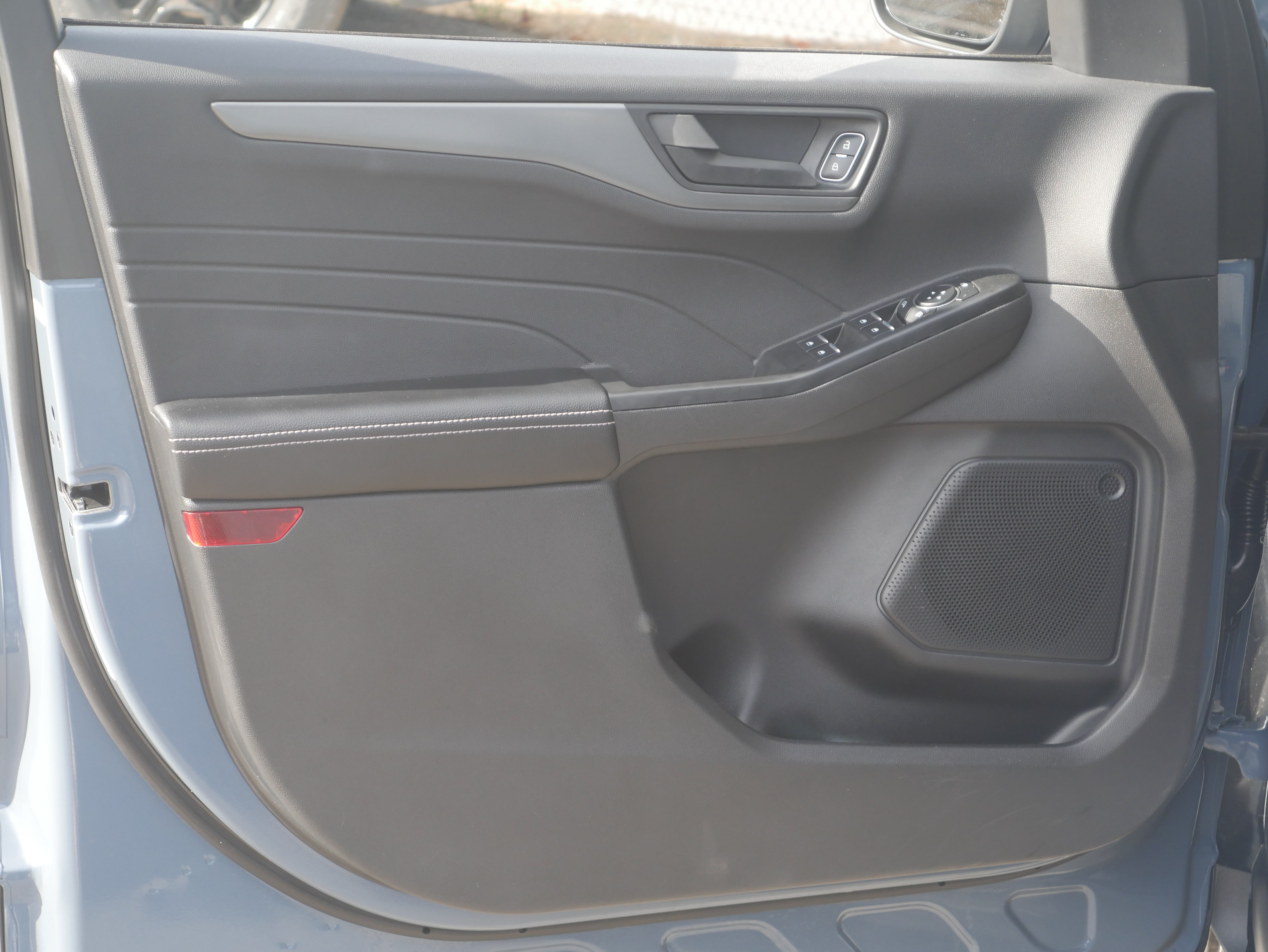 Certified 2025 Ford Escape Active AWD/4WD image 31