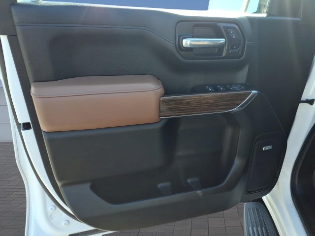 Used 2022 Chevrolet Silverado 1500 High Country AWD/4WD image 17