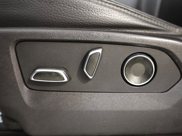 Used 2024 GMC Sierra 3500 Denali w/ Denali Reserve Package image 21