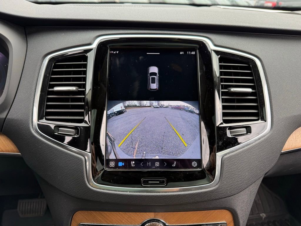 Used 2023 Volvo XC90 B6 Plus image 12