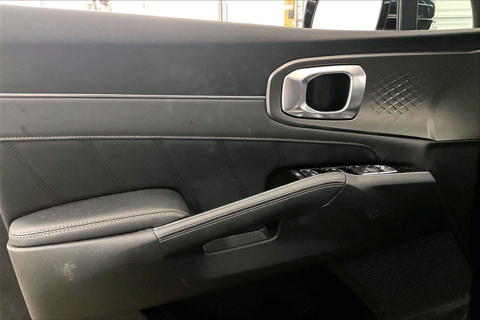 Used 2022 Kia Sorento SX image 22