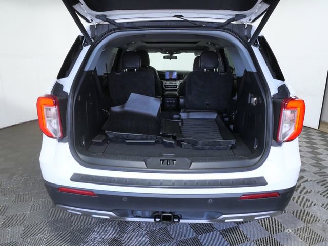 Certified 2023 Ford Explorer XLT w/ Equipment Group 202A AWD/4WD image 9