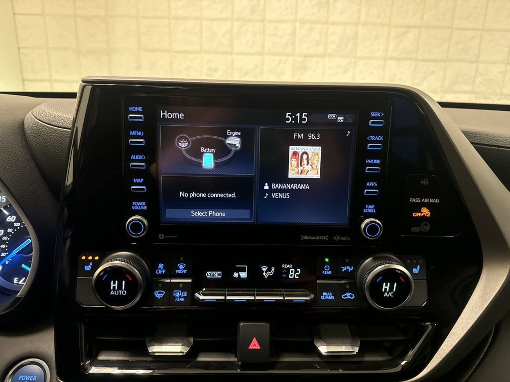 Used 2020 Toyota Highlander XLE image 20