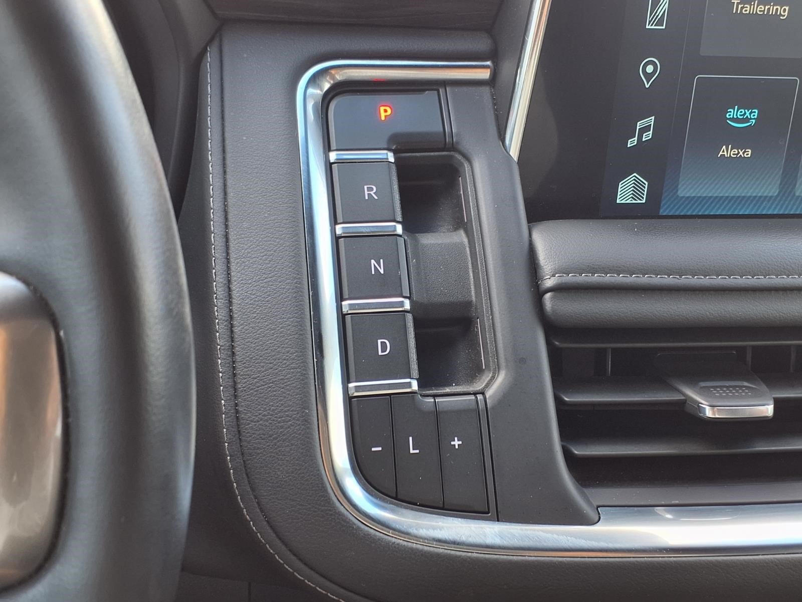 Used 2024 Chevrolet Tahoe Z71 w/ Luxury Package AWD/4WD image 21