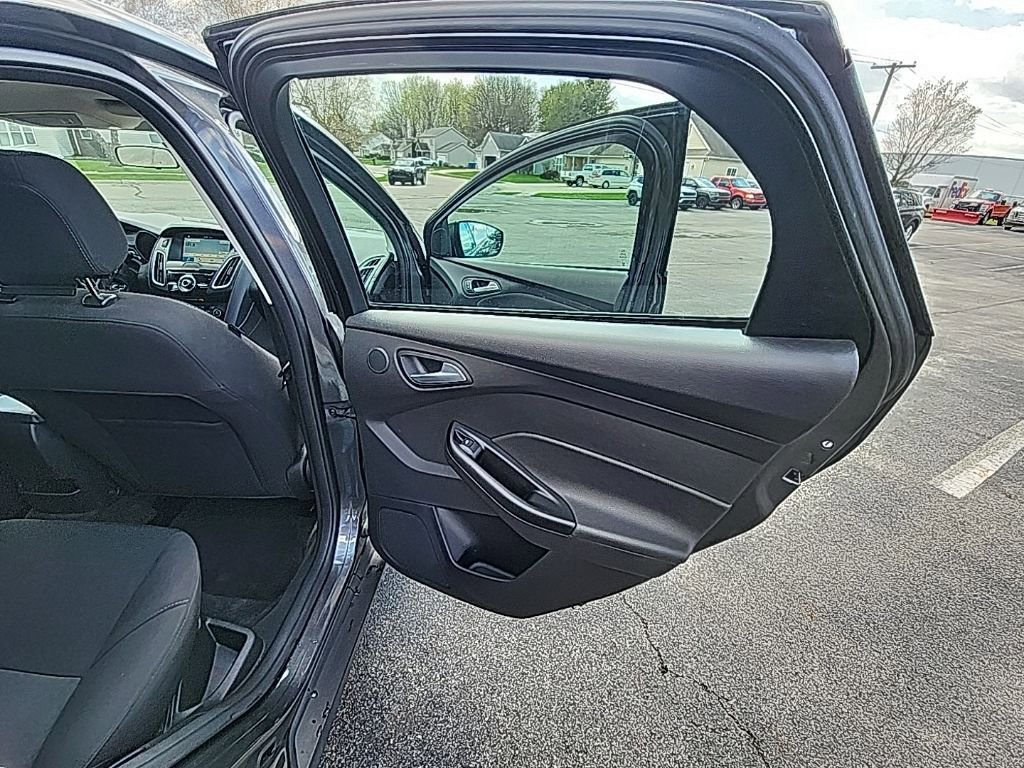 Certified 2018 Ford Focus SEL FWD image 12