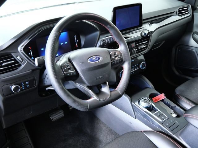 Certified 2025 Ford Escape ST-Line AWD/4WD image 3