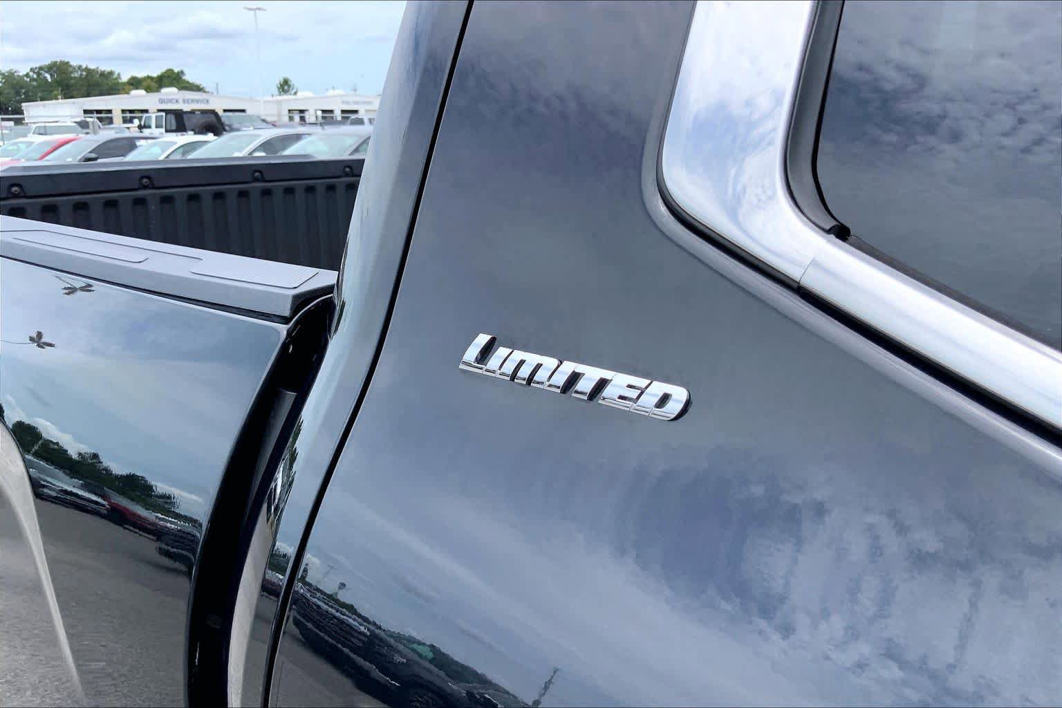 Used 2023 Toyota Tundra Limited AWD/4WD image 10
