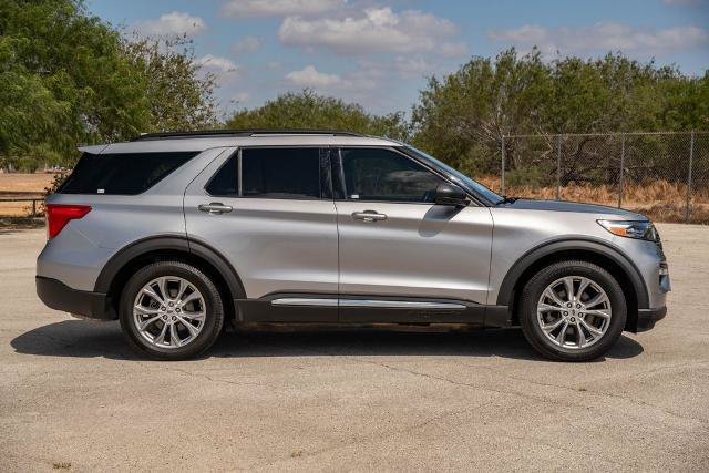 Certified 2020 Ford Explorer XLT w/ Equipment Group 202A RWD image 9