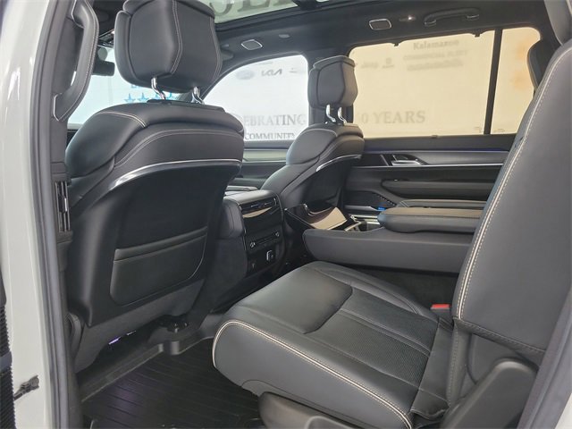 Used 2022 Jeep Grand Wagoneer Series II image 21