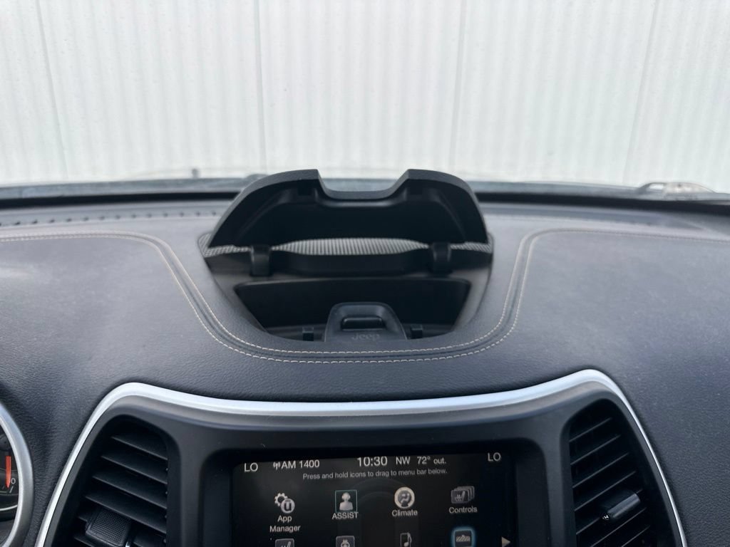Used 2018 Jeep Cherokee Latitude Plus w/ Comfort/Convenience Group AWD/4WD image 40