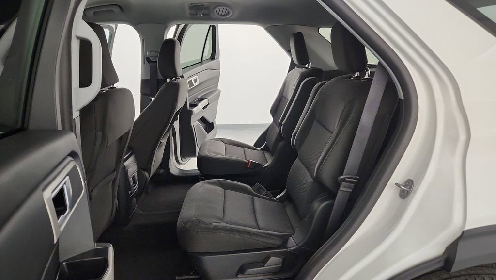 Certified 2023 Ford Explorer XLT image 16