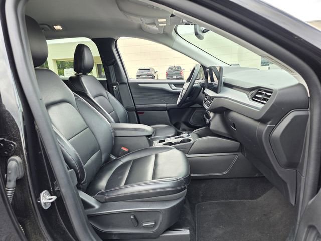 Certified 2025 Ford Escape Platinum AWD/4WD image 27