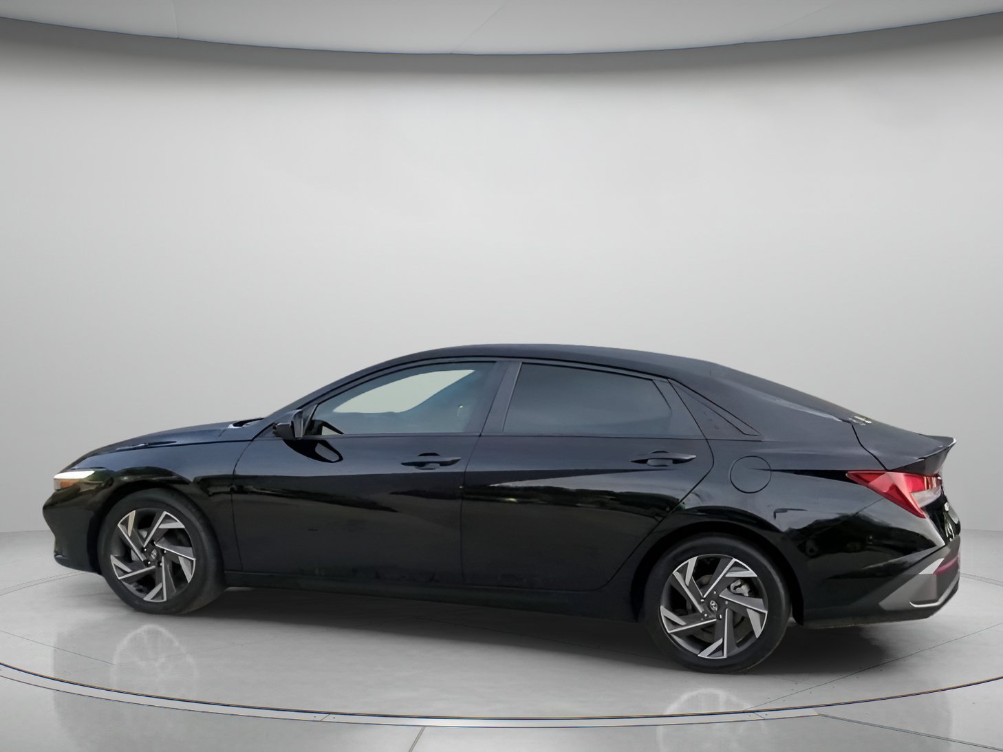 Used 2025 Hyundai Elantra Sport FWD image 18
