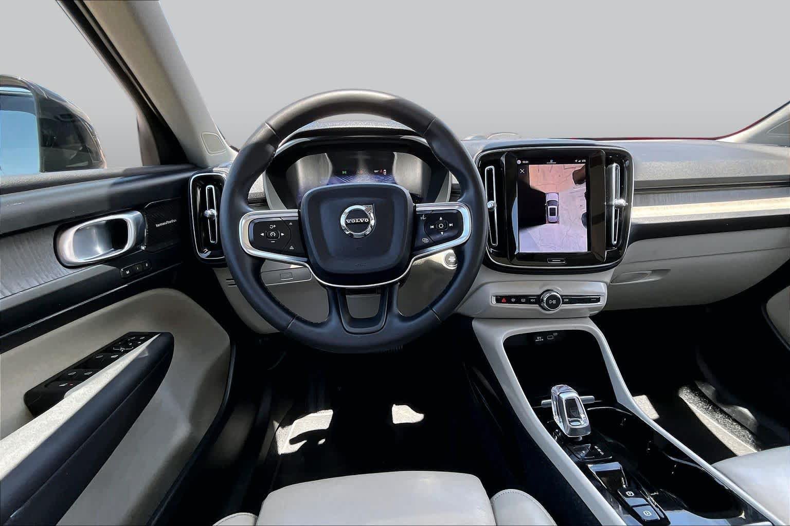 Used 2023 Volvo XC40 B5 Ultimate w/ Climate Package AWD/4WD image 6
