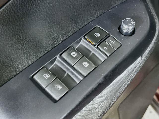 Used 2018 Toyota Highlander LE w/ Carpet Mat Package (TMS) AWD/4WD image 29