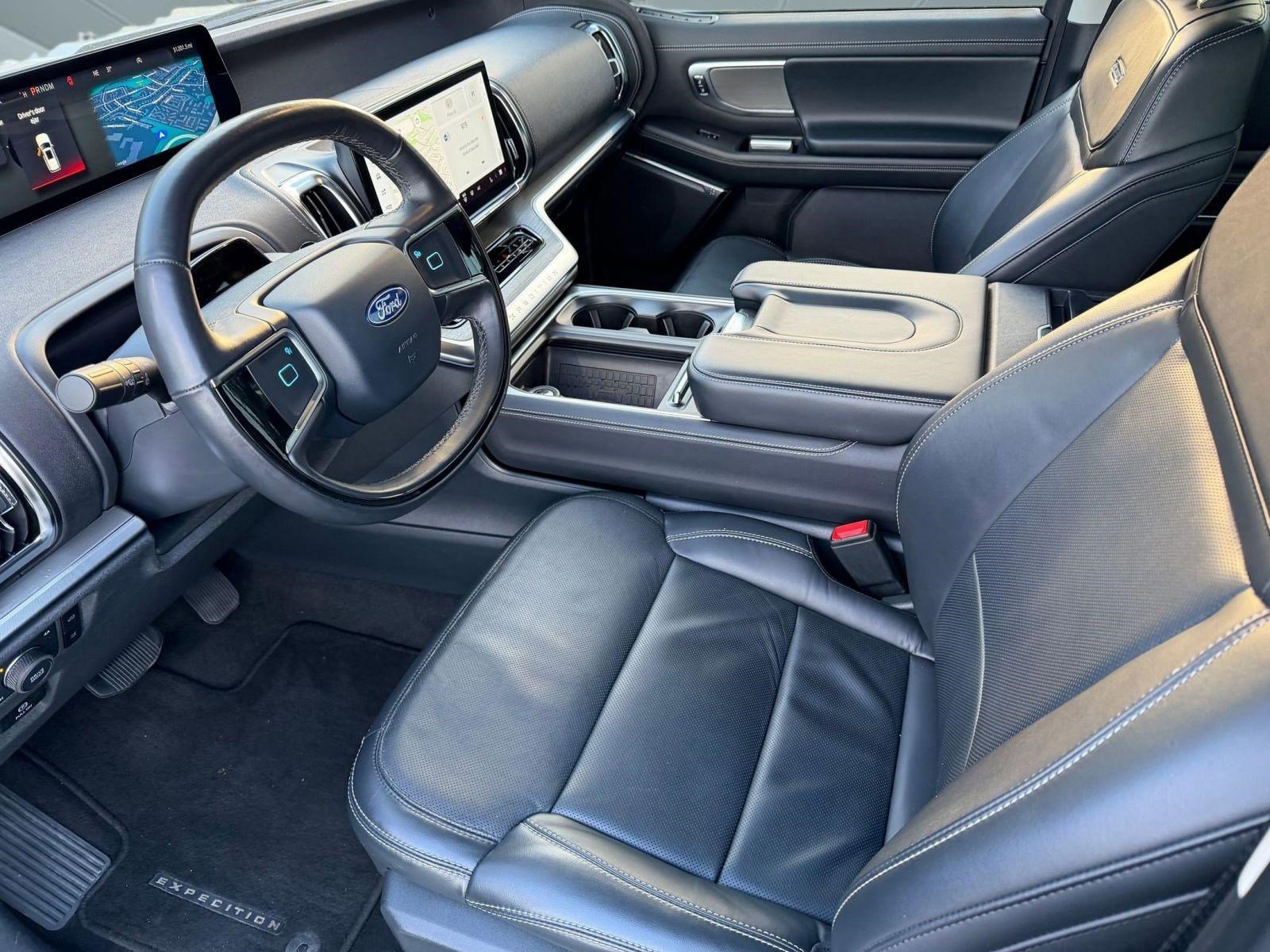 Certified 2025 Ford Expedition Platinum image 9