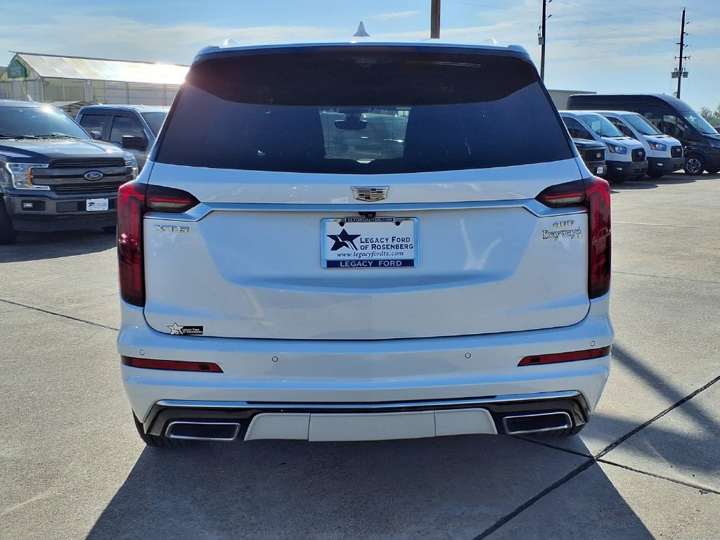 Used 2024 Cadillac XT6 Premium Luxury w/ Technology Package FWD image 5