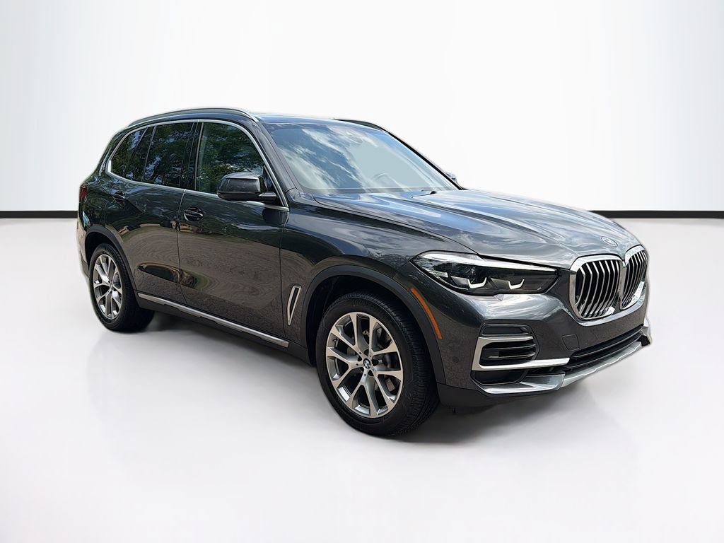 Used 2022 BMW X5 xDrive40i w/ Premium Package AWD/4WD image 3
