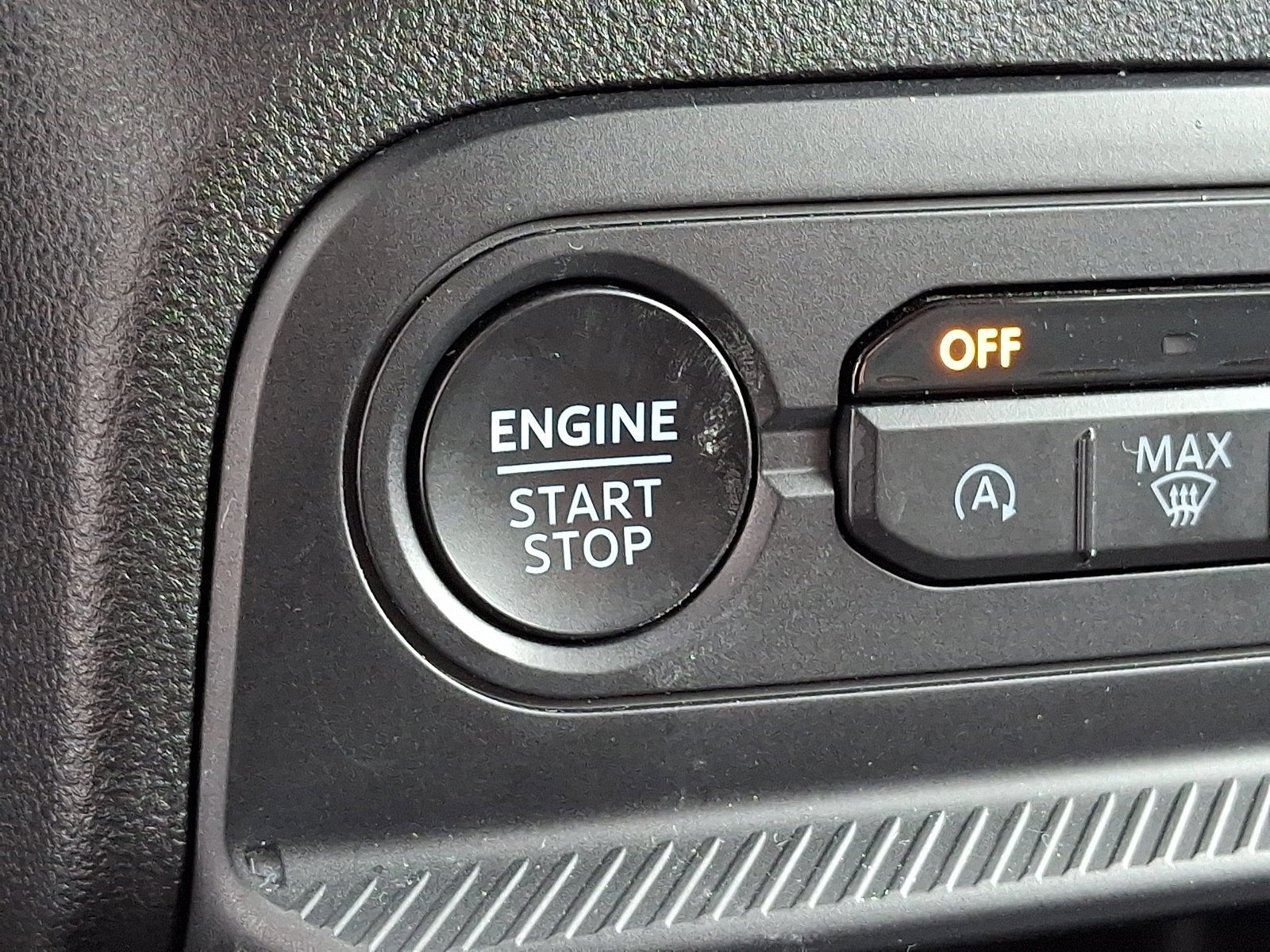 Certified 2025 Ford Bronco Sport Outer Banks w/ Outer Banks Tech Package+ AWD/4WD image 24