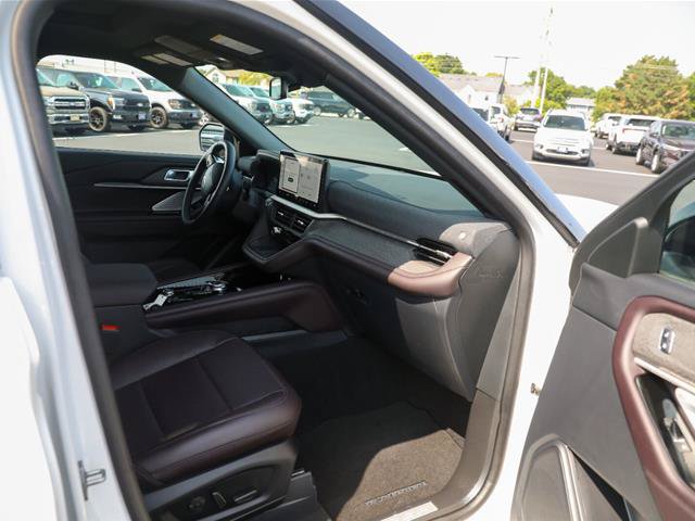 Certified 2025 Ford Explorer Platinum AWD/4WD image 31