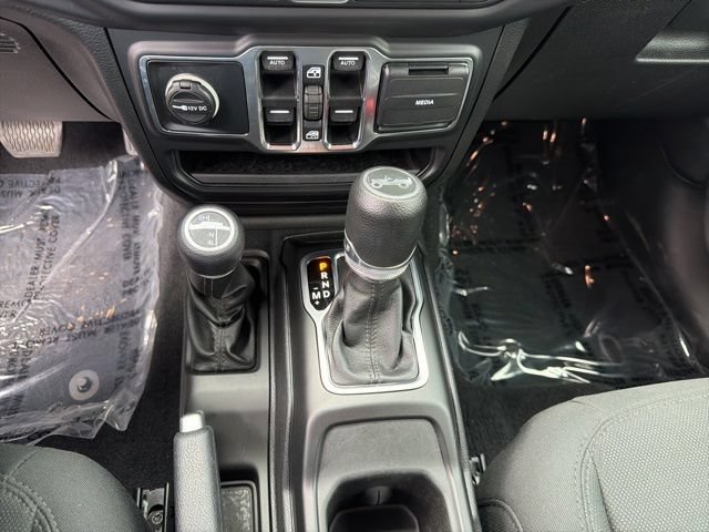 Used 2019 Jeep Wrangler Unlimited Sport S AWD/4WD image 4
