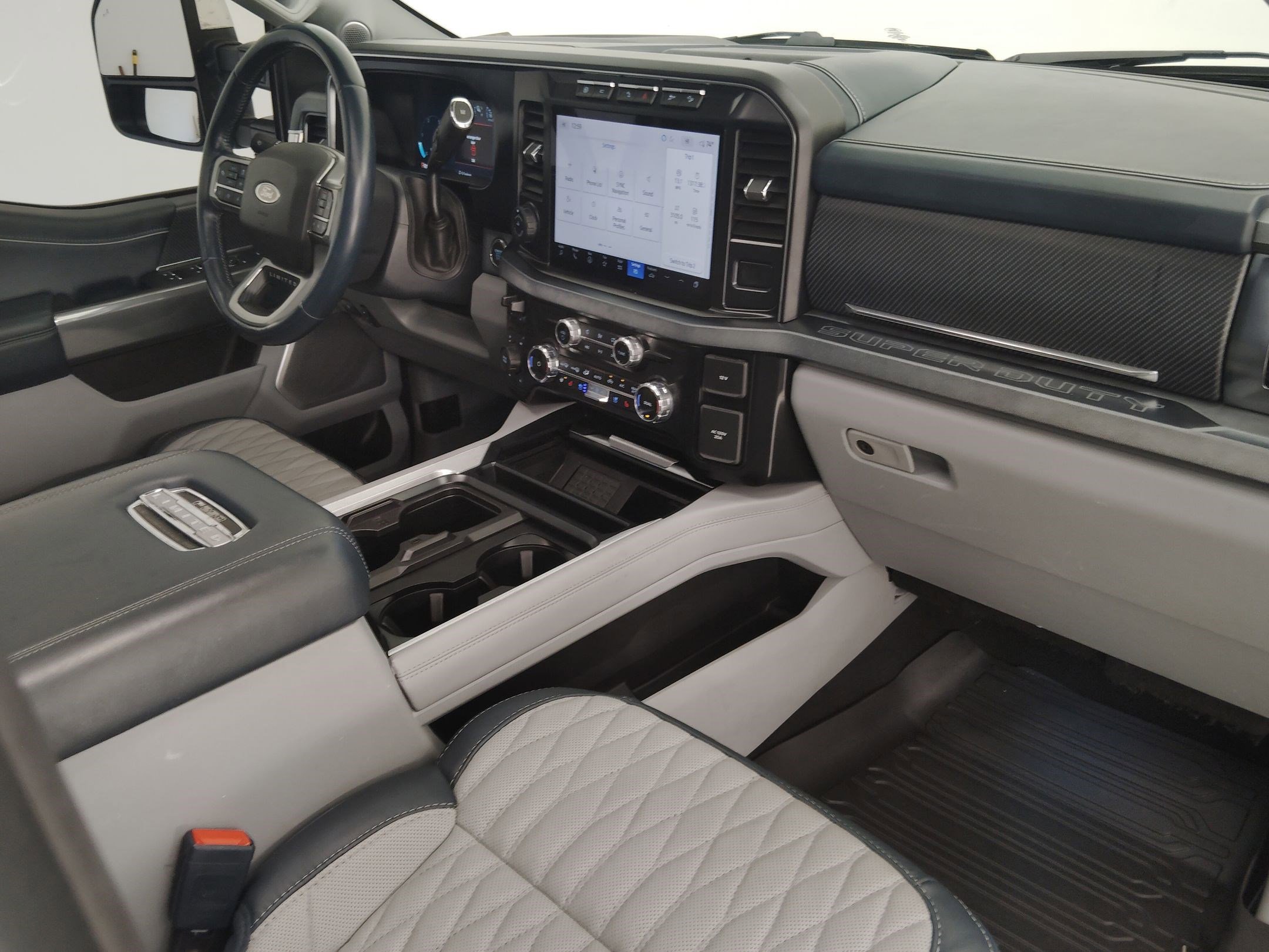 Certified 2024 Ford F250 Limited w/ FX4 Off-Road Package image 28