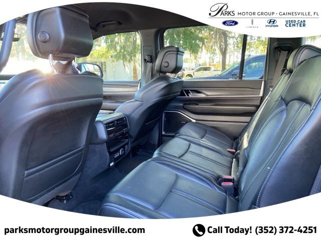 Used 2024 Jeep Wagoneer Series II w/ Flexible Seating Group image 10