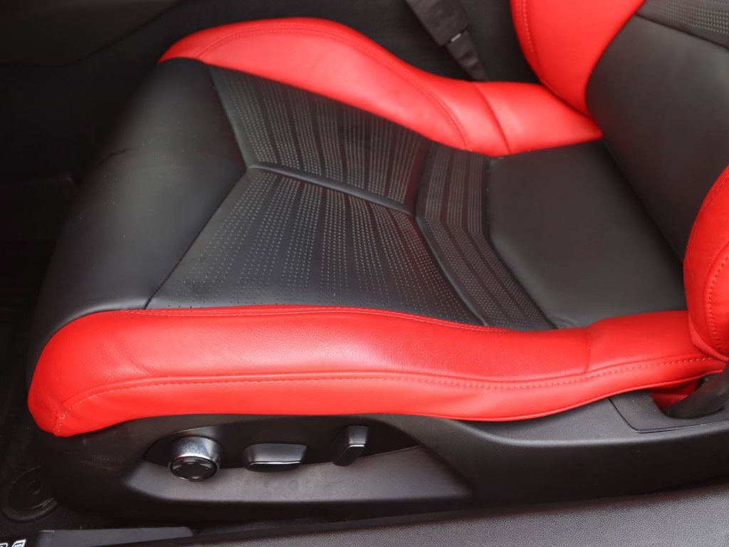Used 2021 Chevrolet Corvette Stingray Premium Cpe w/ Z51 Performance Package RWD image 15