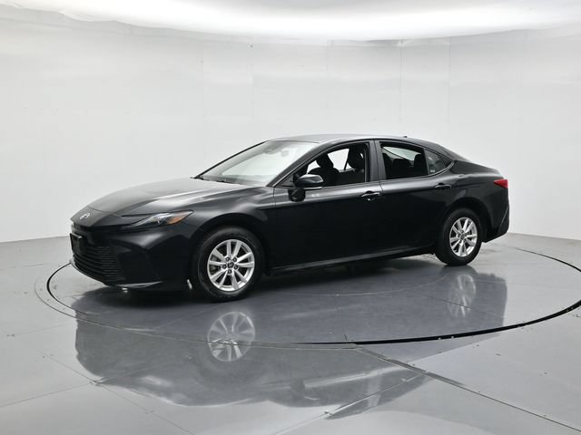 Used 2025 Toyota Camry LE FWD image 5