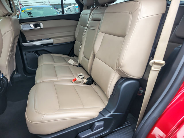 Certified 2024 Ford Explorer Limited image 12