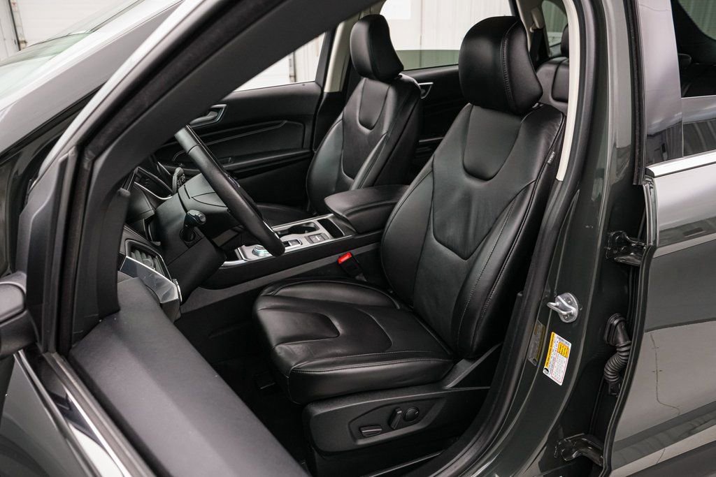 Certified 2022 Ford Edge Titanium image 11