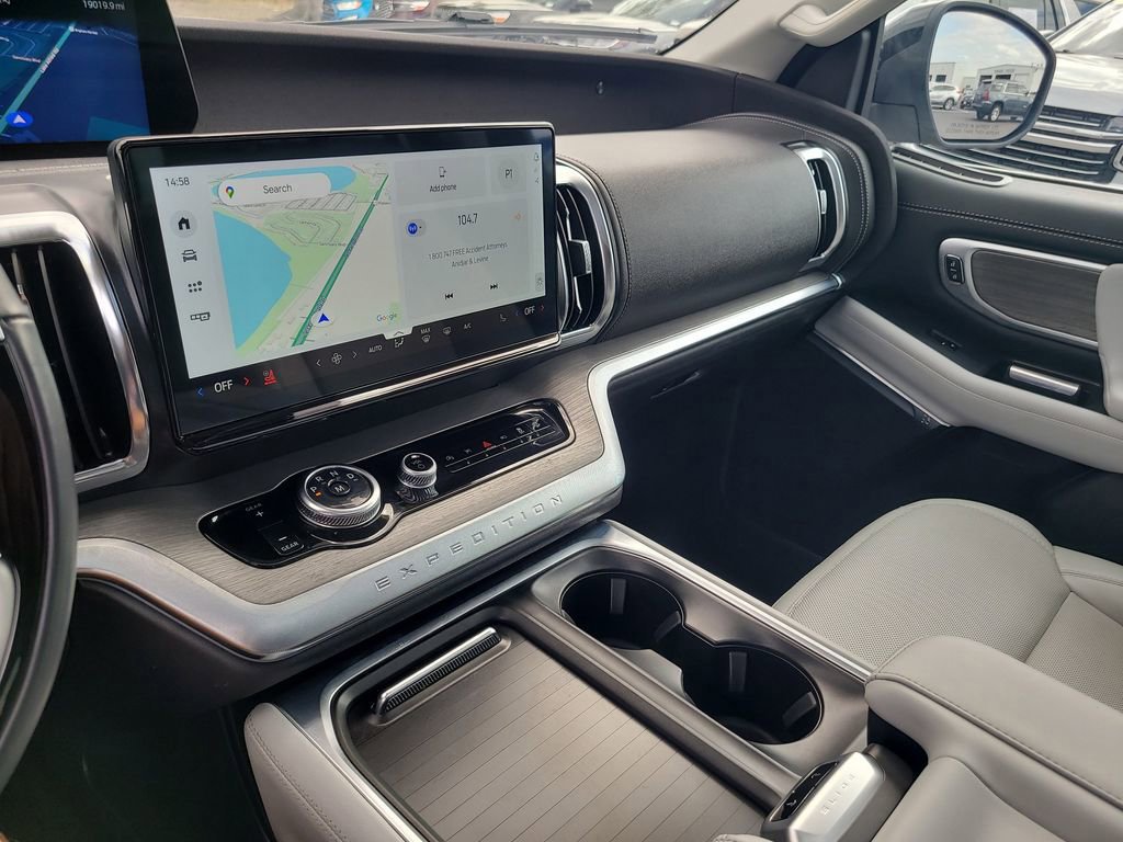 Certified 2025 Ford Expedition Platinum image 23