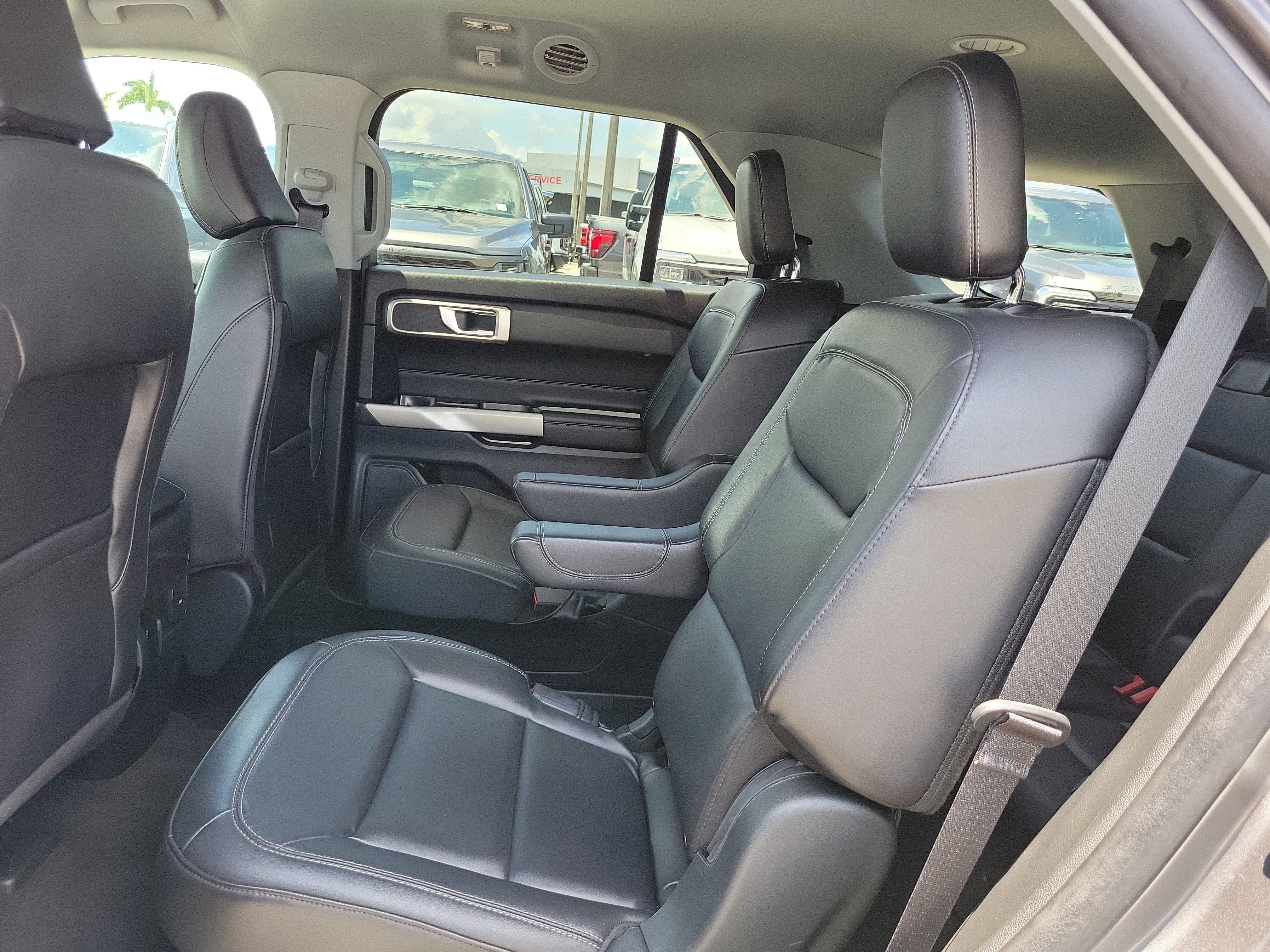 Certified 2023 Ford Explorer XLT w/ Equipment Group 202A RWD image 12