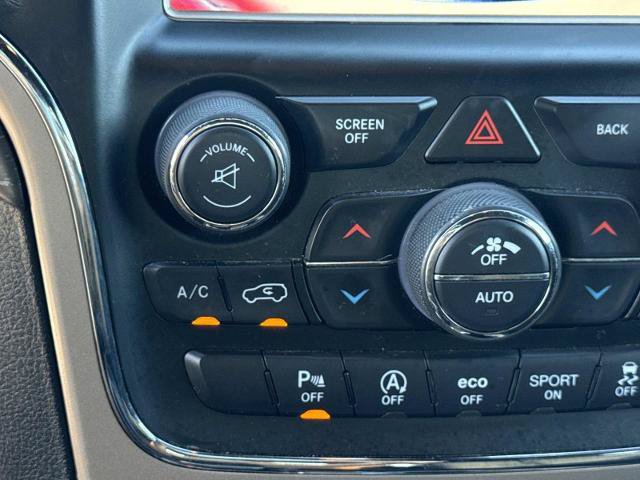 Used 2017 Jeep Grand Cherokee Laredo w/ Quick Order Package 23E AWD/4WD image 24